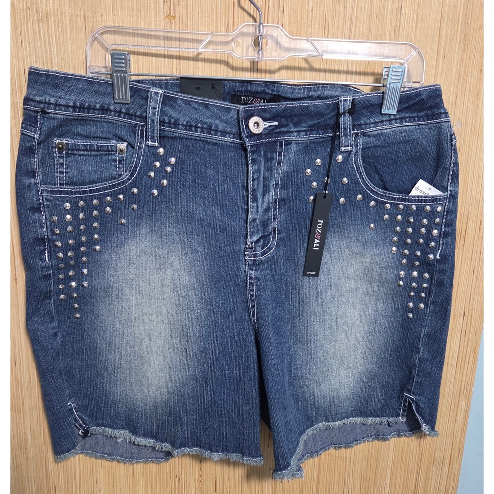 Roz & Ali Womens Studded Denim Shorts Blue Medium Wash Frayed Hem Size 16 NWT